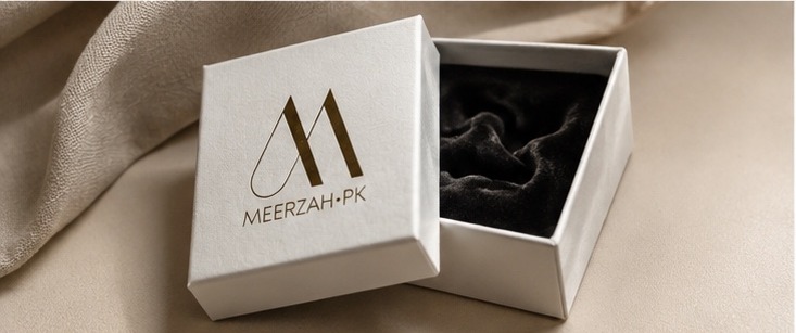 Meerzah.pk box lid lifted revealing black velvet lining